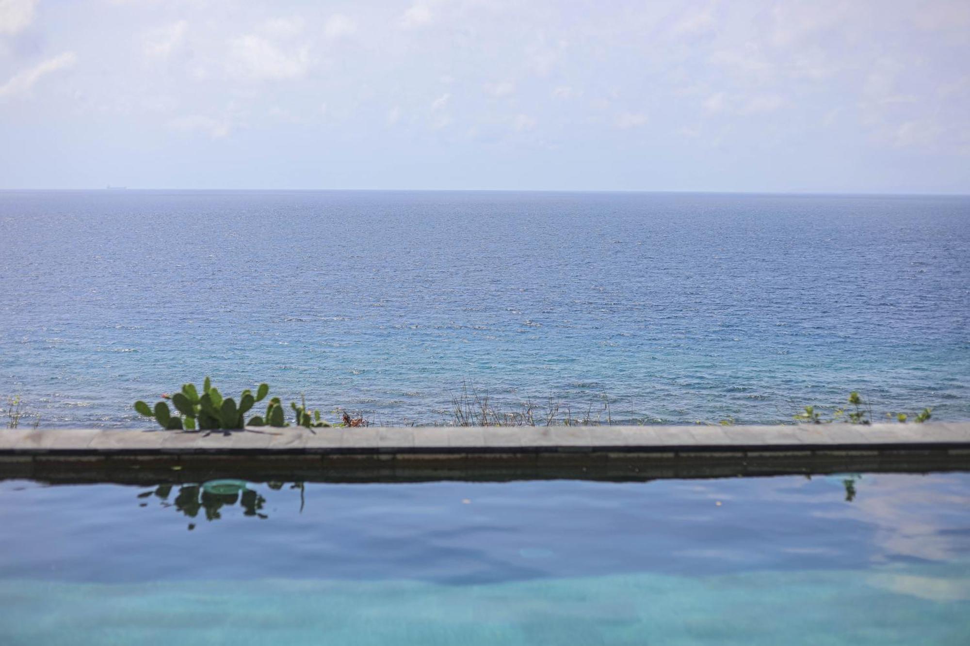 Manta Cottages With Sea View Batununggul Exterior foto