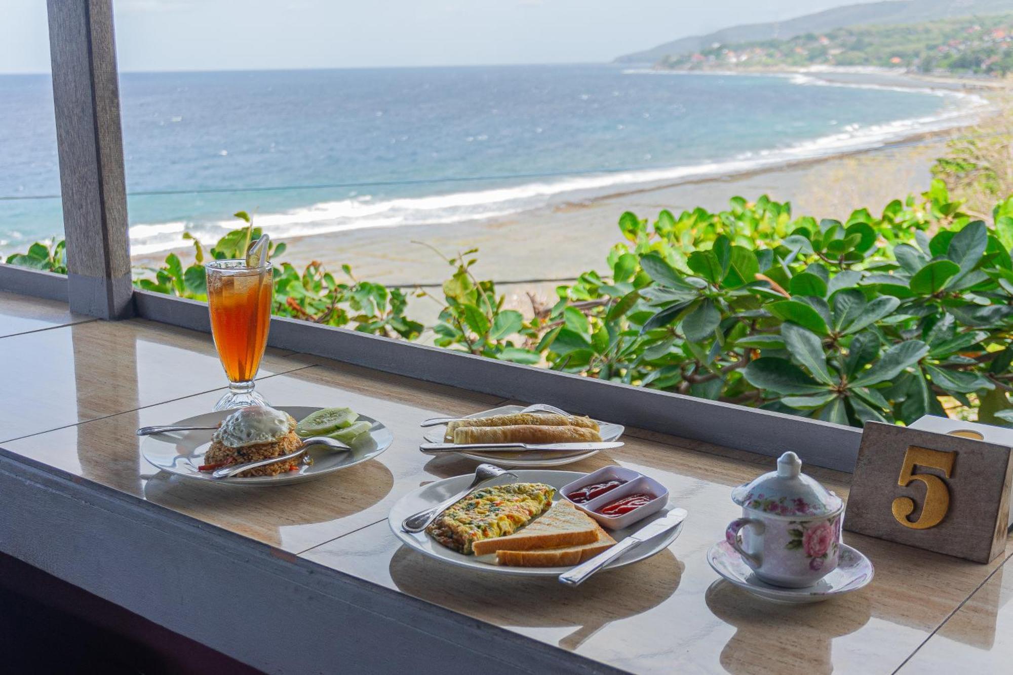 Manta Cottages With Sea View Batununggul Exterior foto
