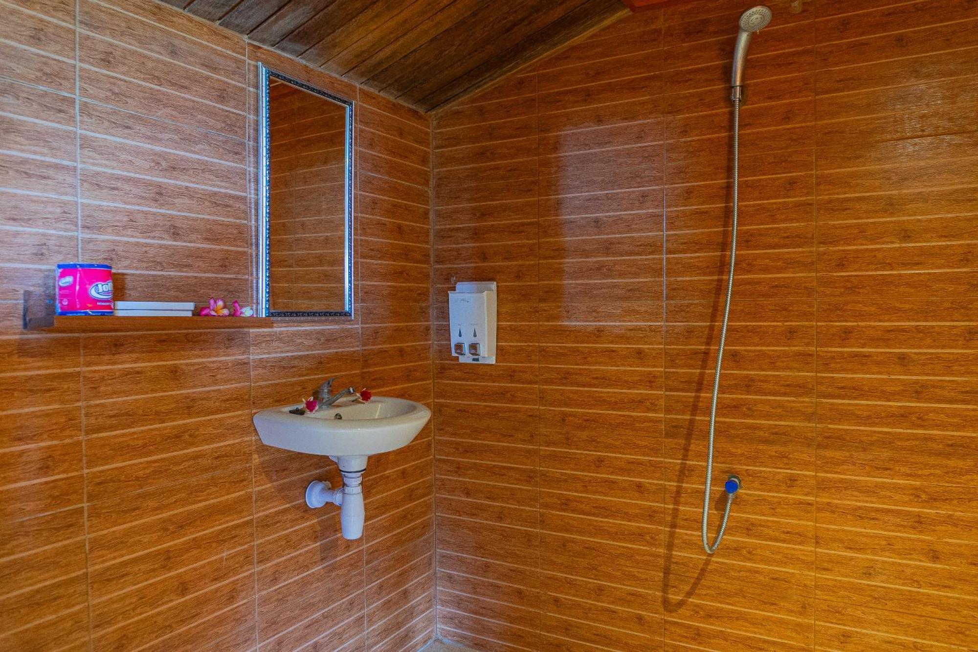 Manta Cottages With Sea View Batununggul Exterior foto