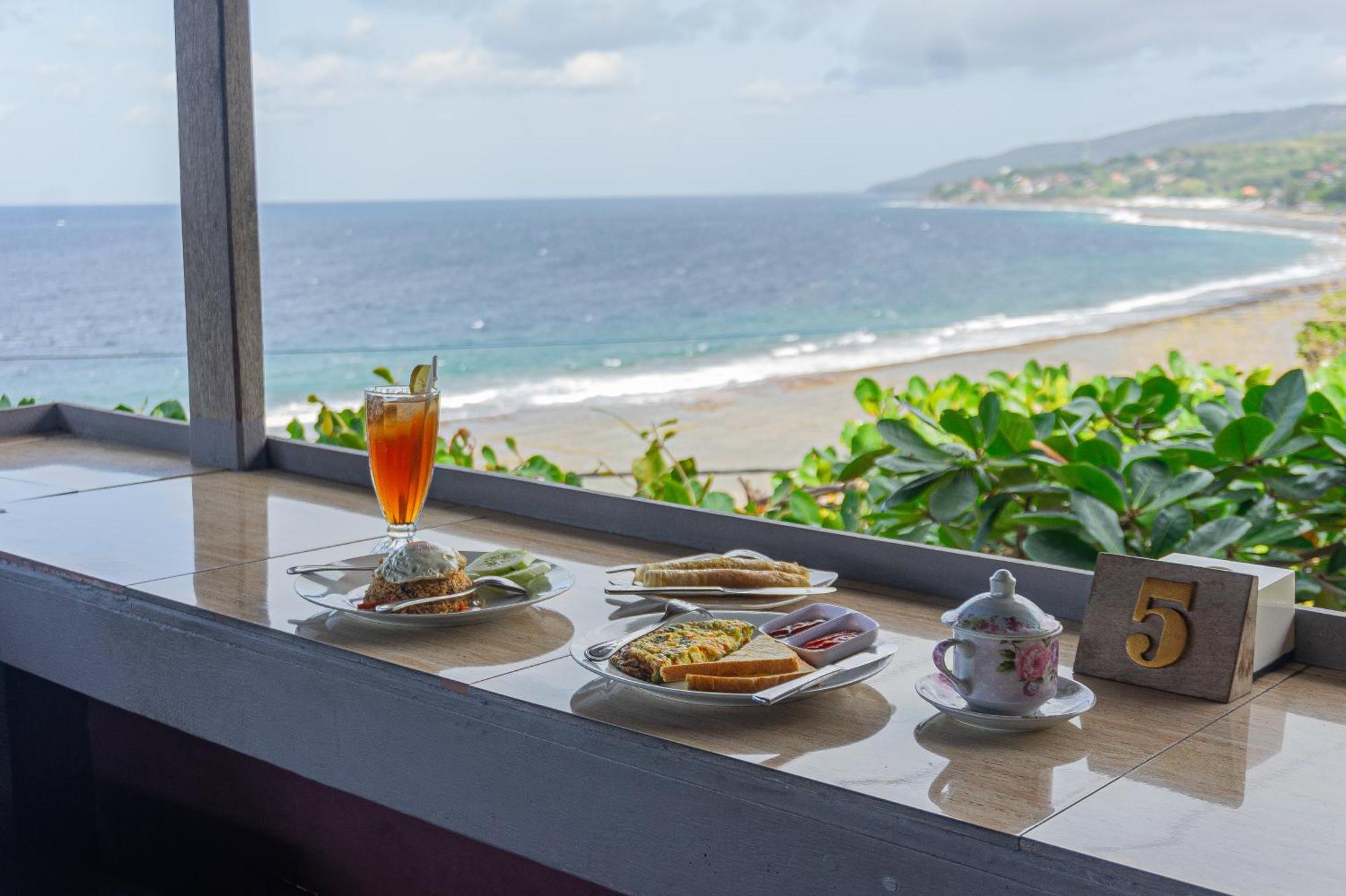 Manta Cottages With Sea View Batununggul Exterior foto