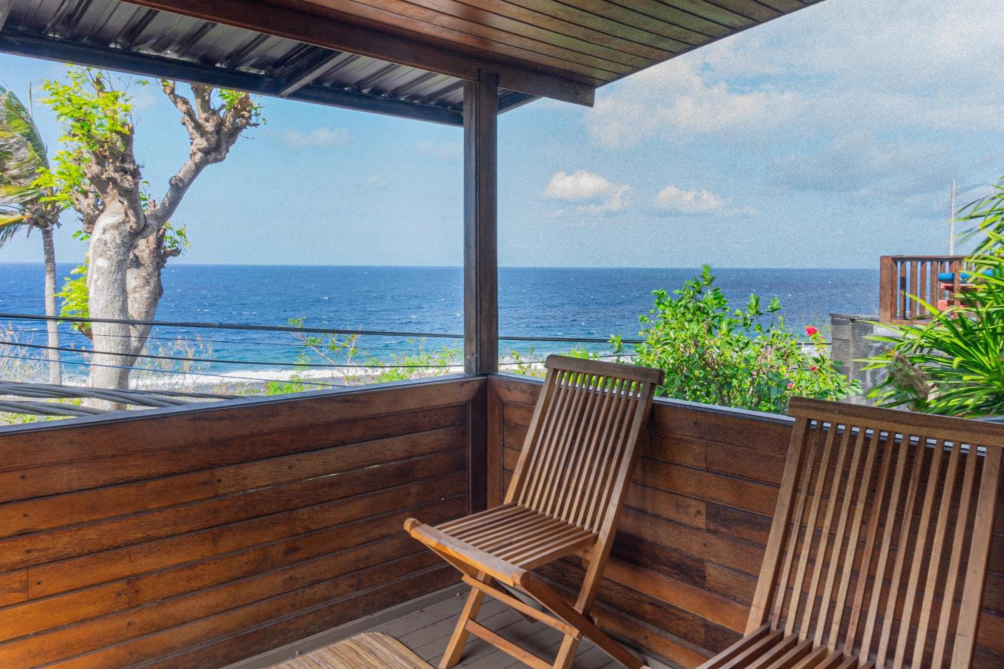 Manta Cottages With Sea View Batununggul Exterior foto