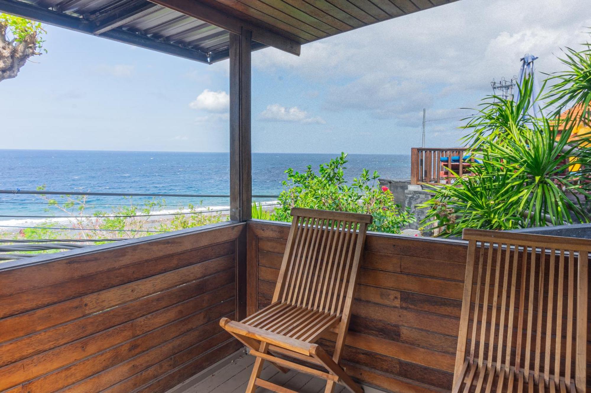 Manta Cottages With Sea View Batununggul Exterior foto